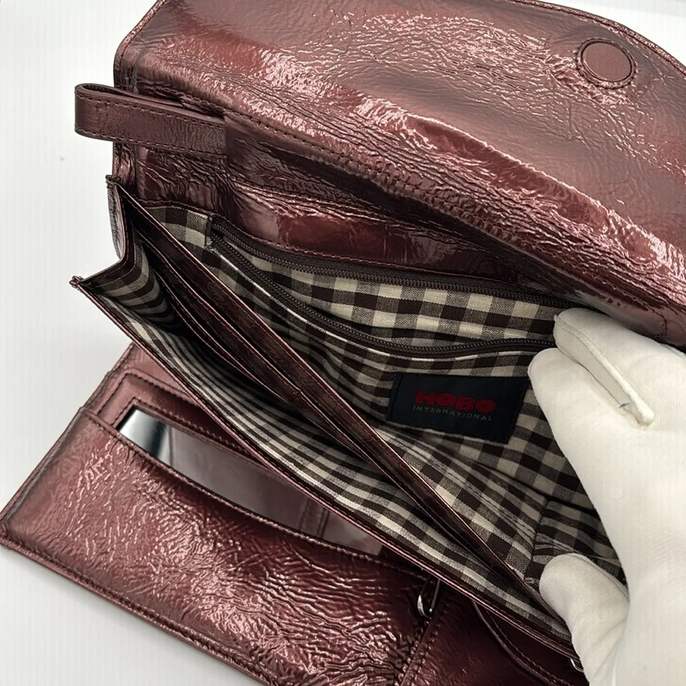 NWOT Hobo International Quilted Patent Leather Clutch Wristlet Organizer Bronze